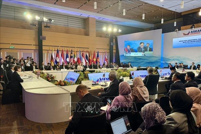 Quang cảnh Hội nghị Bộ trưởng Ngoại giao ASEAN-Anh.