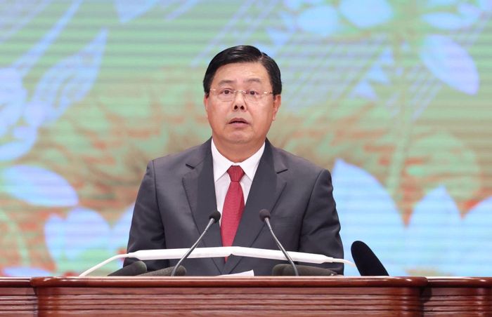 Quyền Bộ trưởng Bộ Nội vụ Nguyễn Tiến Hải báo cáo về công tác chăm lo người có công với cách mạng.