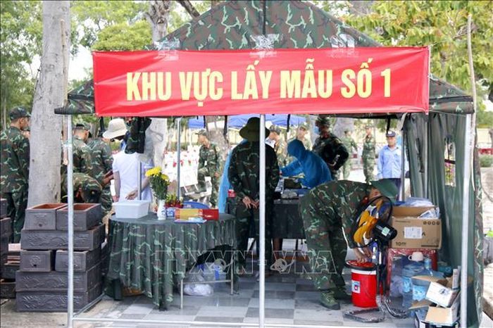 Khu vực thực hiện lấy mẫu sinh phẩm hài cốt liệt sĩ phục vụ giám định ADN tại Nghĩa trang Liệt sĩ Bình Thuận. Ảnh: Nguyễn Thanh/TTXVN