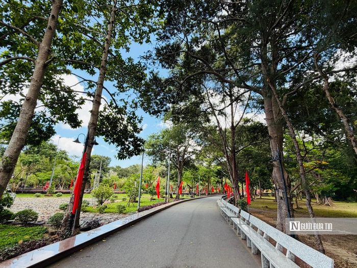 Khung cảnh vừa bình yên vừa thiêng liêng tại Nghĩa trang Hàng Dương.