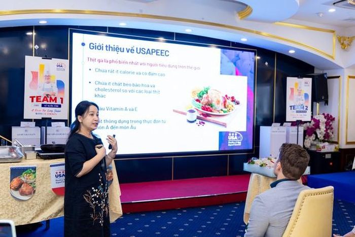 Bà Anna Vũ giới thiệu về USAPEEC.