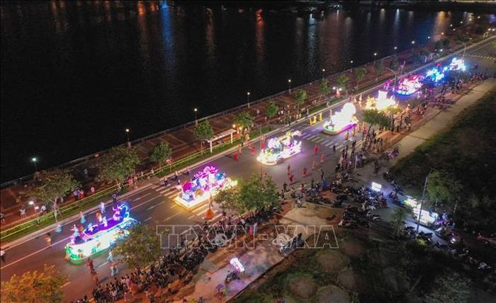 Du lịch đêm được kỳ vọng sẽ làm tăng chi tiêu và kéo dài thời gian lưu trú của du khách. Ảnh: TTXVN