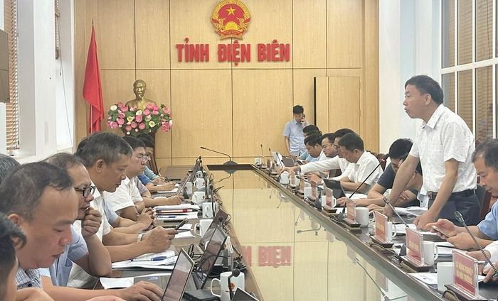 Chủ tịch UBND tỉnh Điện Biên Lê Văn Lương yêu cầu các sở, ngành, địa phương trong tỉnh phối hợp chặt chẽ với ngành Điện để đảm bảo tiến độ các dự án được triển khai trên địa bàn. Ảnh: Minh Hằng/BNEWS/TTXVN