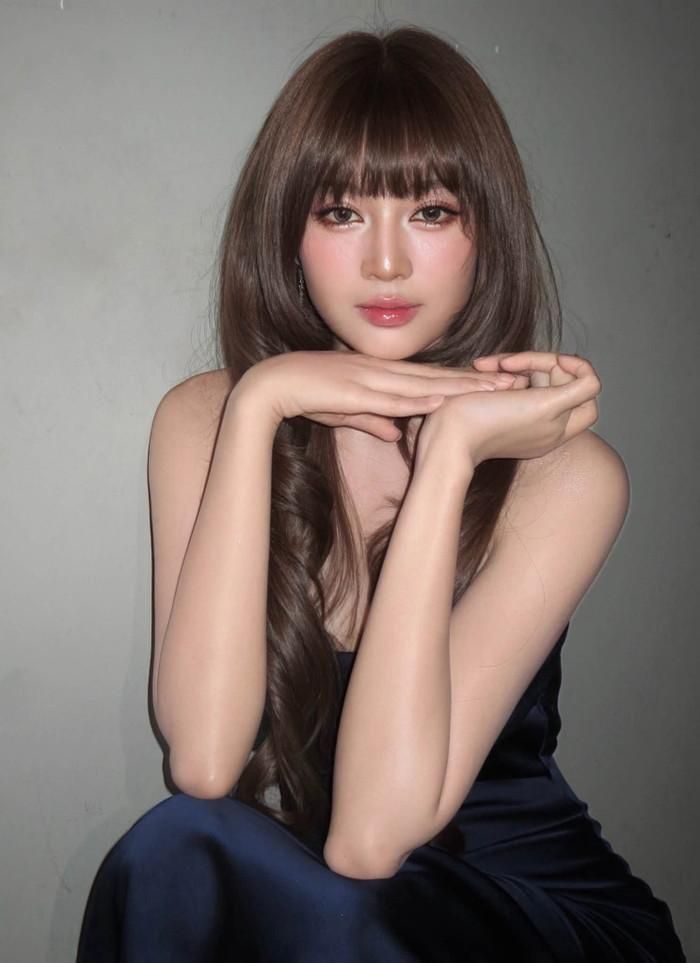 Ninh Dương Lan Ngọc trẻ trung bất ngờ với kiểu tóc mới, dân mạng đồng loạt khen ngợi. (Nguồn: FBNV)