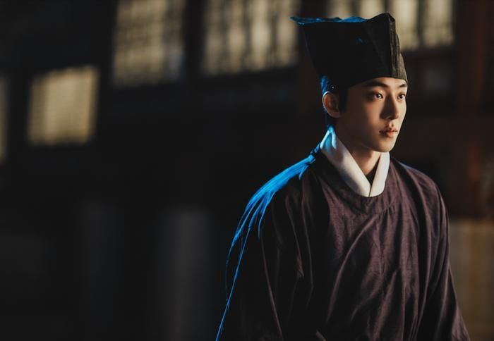 Nam Joo Hyuk đang góp mặt trong phim cổ trang kỳ ảo Lời Nguyền Đông Cung (The East Palace).