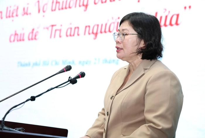 Bà Văn Thị Bạch Tuyết - Phó Bí thư Thành ủy, TPHCM - phát biểu tại chương trình.