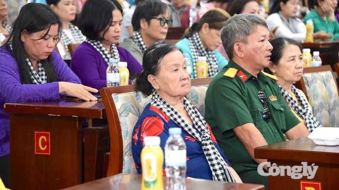 Chương trình họp thân nhân liệt sĩ, vợ thương binh nặng, đặc biệt nặng chủ đề “Tri ân người giữ lửa”.
