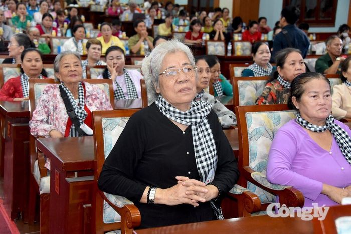 Thân nhân các liệt sĩ tại chương trình họp mặt.