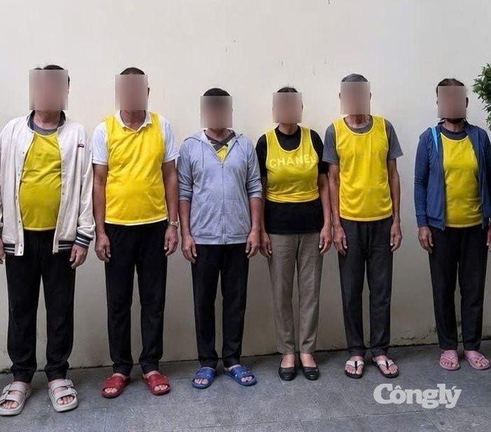 Từ trái sang: Del Rosario Rafael Macapanas, De Vera Diosdado, Bernardino Rolando Lim, Pardo Maria Lanie, Pardo Oscar Winkler, Villarin BreGida . (Ảnh: Công an cung cấp)