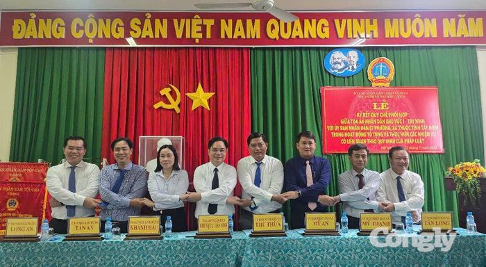 Việc ký kết Quy chế phối hợp giữa TAND khu vực 1 - Tây Ninh và UBND 7 phường, xã nhằm tăng cường phối hợp trong hoạt động tố tụng, góp phần nâng cao chất lượng giải quyết các vụ án, vụ việc.