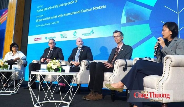 Các chuyên gia đã chia sẻ các quy định quốc tế, xu hướng thị trường, yêu cầu về chất lượng đối với kết quả giảm nhẹ phát thải khí nhà kính được chuyển giao quốc tế cũng như các yếu tố cần lưu ý khi tham gia thị trường carbon quốc tế.
