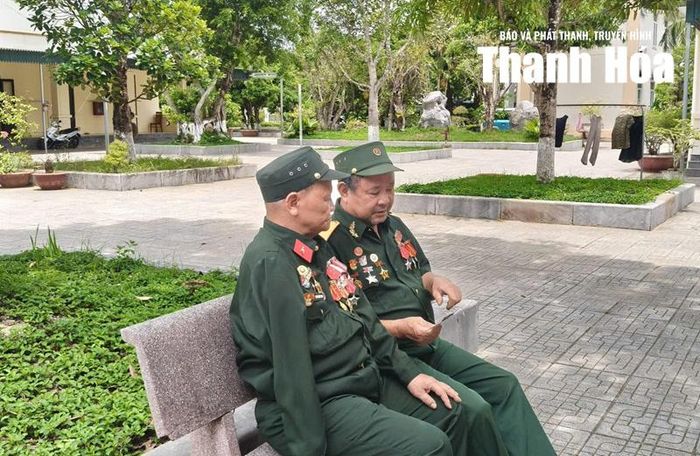 Những cuộc trò chuyện thường ngày giữa các thương binh tại Trung tâm Nuôi dưỡng, điều dưỡng người có công Thanh Hóa góp phần mang lại niềm vui, sự sẻ chia trong cuộc sống.