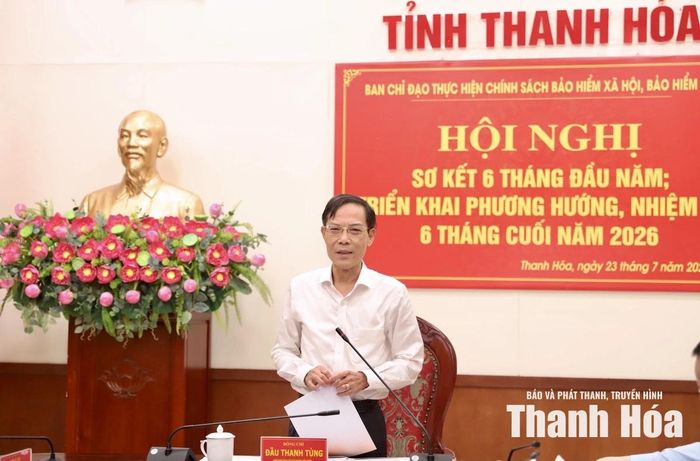 Phó Chủ tịch UBND tỉnh Đầu Thanh Tùng, Phó Trưởng ban Thường trực Ban Chỉ đạo thực hiện chính sách BHXH, BHYT tỉnh phát biểu kết luận hội nghị.