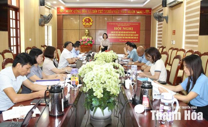 Đoàn giám sát số 174 giám sát việc thực hiện dân chủ ở cơ sở gắn với trách nhiệm người đứng đầu tại xã Hà Trung.