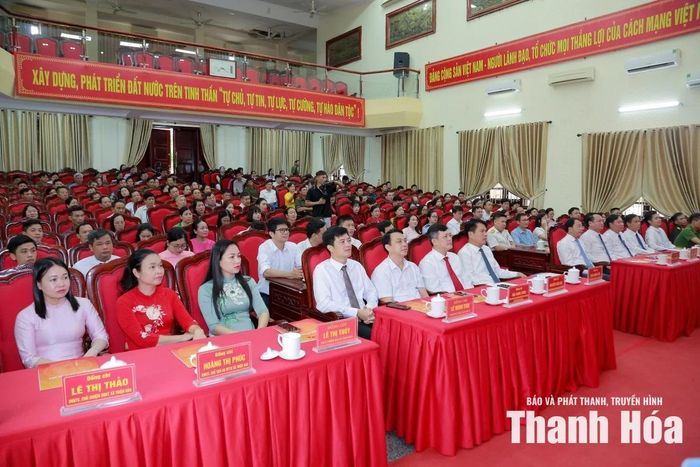 Các đại biểu dự hội nghị.