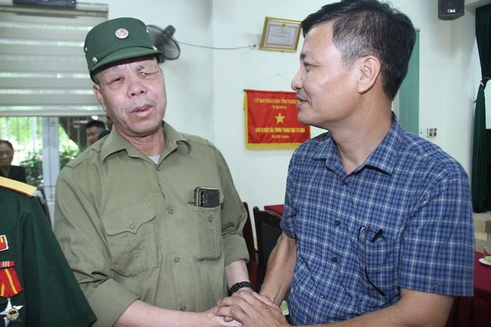 Cán bộ, nhân viên và người lao động Công ty CP Mía đường Lam Sơn bày tỏ lòng biết ơn sâu sắc đến các thương binh, bệnh binh, người có công.