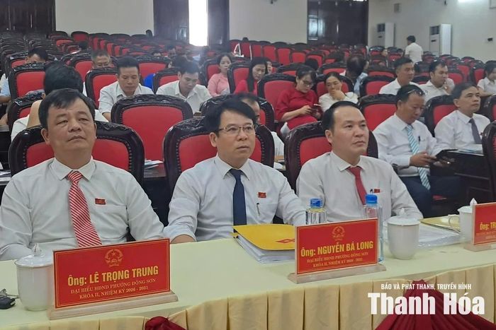 Đại biểu dự Kỳ họp thứ ba, HĐND phường Đông Sơn khóa II, nhiệm kỳ 2026-2031.