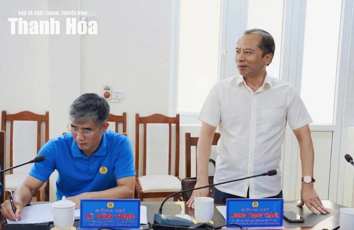 Chủ tịch Liên đoàn Lao động tỉnh Lương Trọng Thành phát biểu tại hội nghị.
