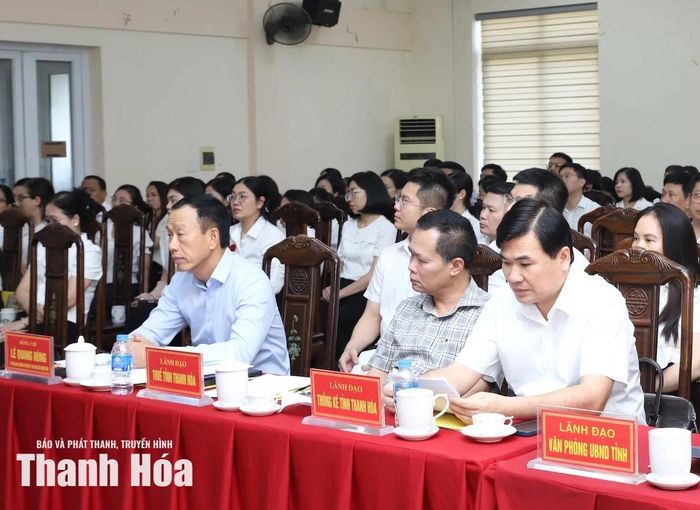 Các đại biểu tham dự hội nghị.
