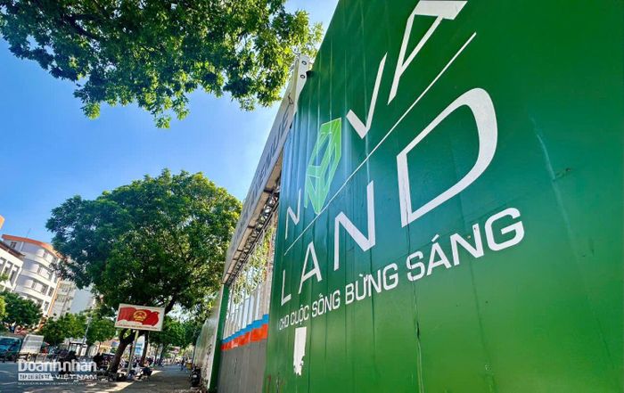  Đại diện Novaland cho biết sẽ tiếp tục phối hợp với các cơ quan chức năng hoàn thiện thủ tục pháp lý, đồng thời đẩy nhanh tiến độ bàn giao sổ hồng tại các dự án The Sun Avenue, Sunrise Riverside, Sunrise City North và Kingston Residence, cũng như bàn giao nhà tại Victoria Village.