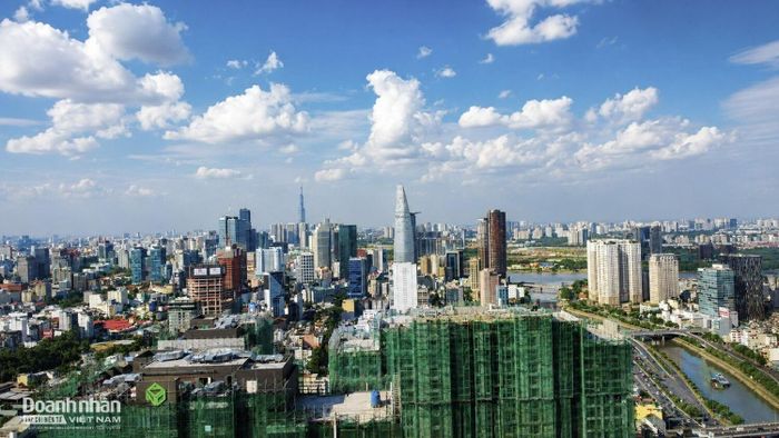  Đây là dự án được doanh nghiệp giới thiệu ra thị trường từ năm 2018, song hoạt động bán hàng bị gián đoạn từ cuối năm 2022 khi Novaland bước vào quá trình tái cấu trúc. Ngoài áp lực về dòng tiền, dự án còn gặp khó trong việc xác định nghĩa vụ tài chính về đất đai khiến tiến độ kéo dài nhiều năm.