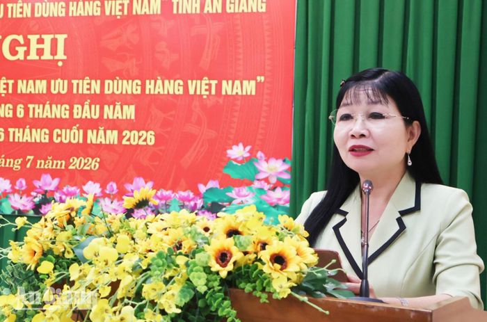 Đồng chí Trần Thị Thanh Hương phát biểu tại hội nghị.