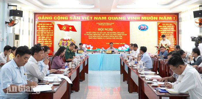 Quang cảnh hội nghị.