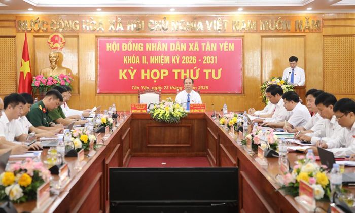 Các đại biểu tham dự kỳ họp.