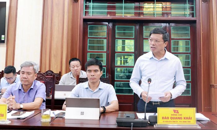 Đồng chí Đào Quang Khải phát biểu ý kiến.