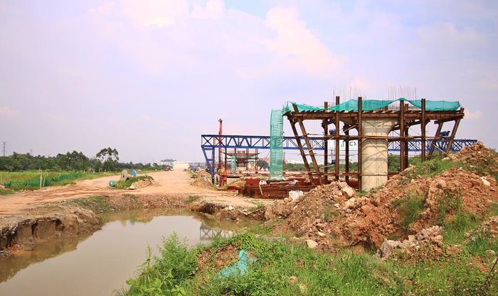 Dự án đường Vành đai 4 - Vùng Thủ đô Hà Nội (đoạn qua địa phận tỉnh Bắc Ninh) đang được thi công.