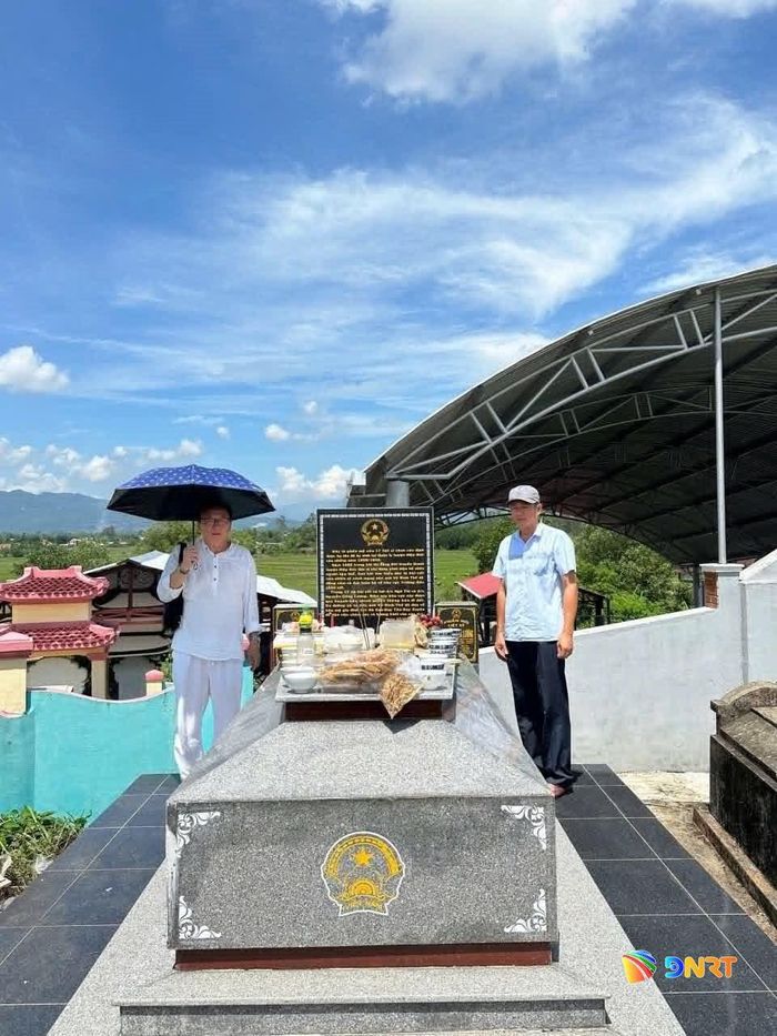 Phần mộ 17 hài cốt liệt sĩ tại nghĩa trang Gò Công.