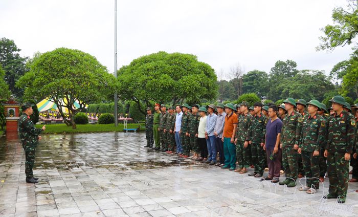 Lãnh đạo Bộ Chỉ huy Quân sự tỉnh triển khai chương trình khai quật và xác định danh tính hài cốt liệt sĩ.
