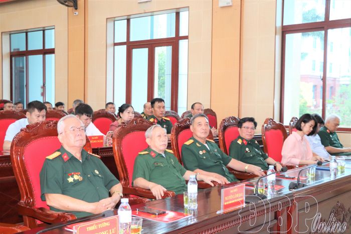 Đại biểu CCB qua các thời kỳ dự hội nghị.