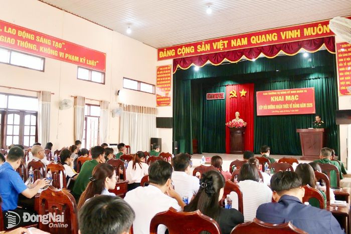 Toàn cảnh lớp học.