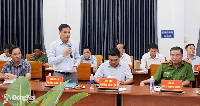 Đại biểu nêu ý kiến tại hội nghị. Ảnh: Thanh Sang