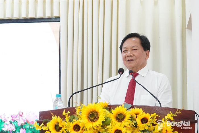 Thành ủy viên, Phó Chủ tịch HĐND thành phố Trần Văn Mi phát biểu chỉ đạo tại kỳ họp. Ảnh: Văn Tâm