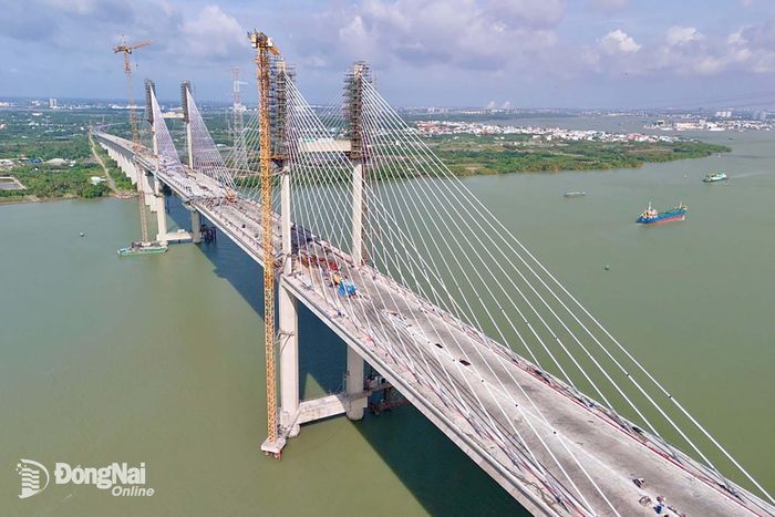 Cầu Phước Khánh trên tuyến cao tốc Bến Lức - Long Thành đã hoàn thành hợp long. Ảnh: CTV