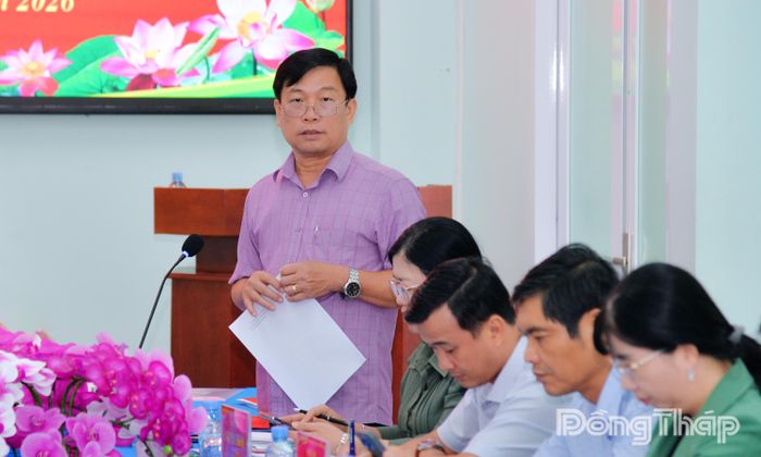 Đồng chí Phạm Văn An, Bí thư Đảng ủy xã Ngũ Hiệp, Phó trưởng Đoàn Kiểm tra thông qua dự thảo báo cáo kết quả kiểm tra.