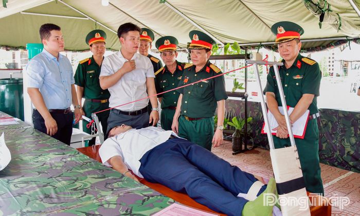 Sáng kiến bàn kéo giãn gối, gót chân và phục hồi tầm vận khớp gối đa năng 2.0 của Bệnh viện Quân dân y Đồng Tháp.