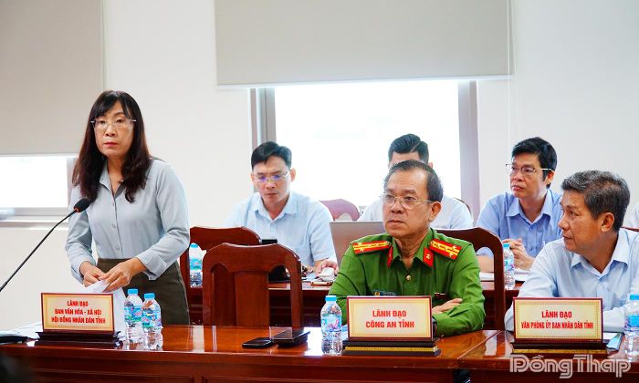 Lãnh đạo các đơn vị cung cấp thông tin về tình hình kinh tế - xã hội, các chủ trương, chính sách mới tại Hội nghị giao ban báo chí tháng 7.