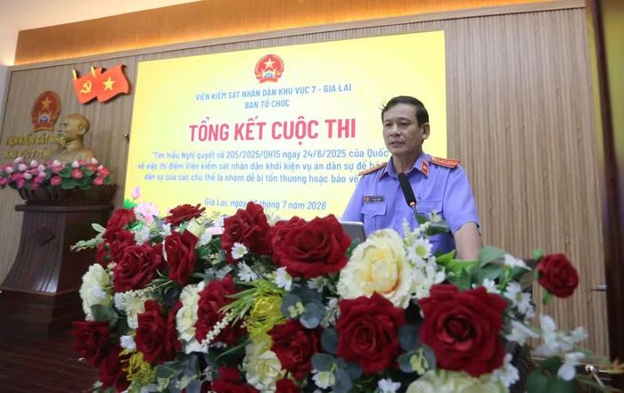  Viện trưởng Viện kiểm sát nhân dân khu vực 7 - Gia Lai phát biểu tổng kết cuộc thi. Ảnh: Văn Ngọc 