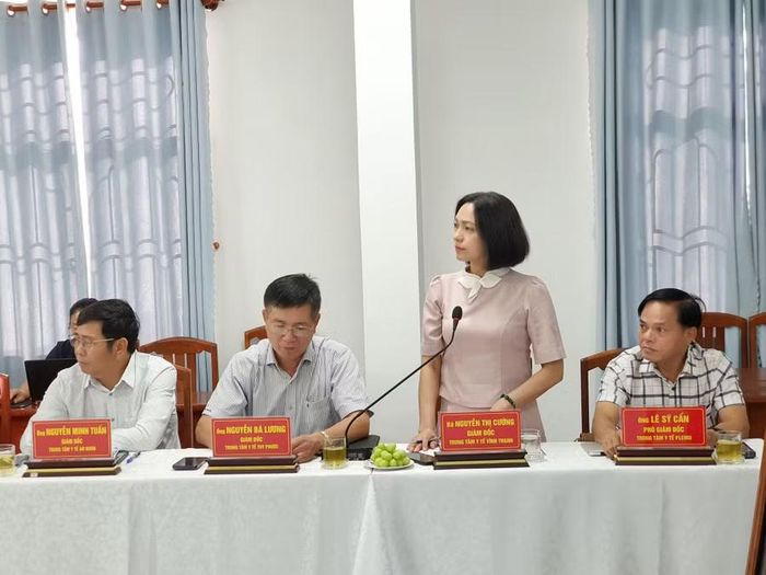 Bà Nguyễn Thị Cường - Giám đốc Trung tâm y tế Vĩnh Thạnh phát biểu tại buổi làm việc. Ảnh: Kim Hường