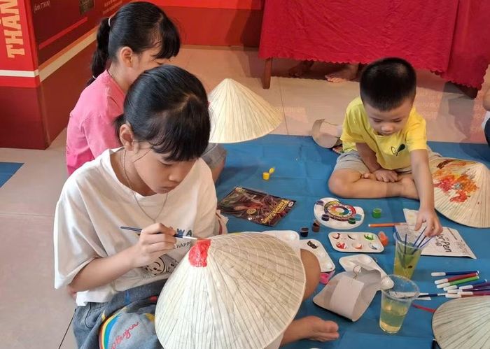  Cần thêm nhiều hoạt động ngoại khóa bổ ích để thu hút học sinh thoát khỏi mạng xã hội. Ảnh: Mai Lâm 