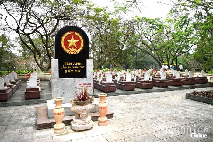 Một góc của Nghĩa trang liệt sĩ quốc gia Trường Sơn.