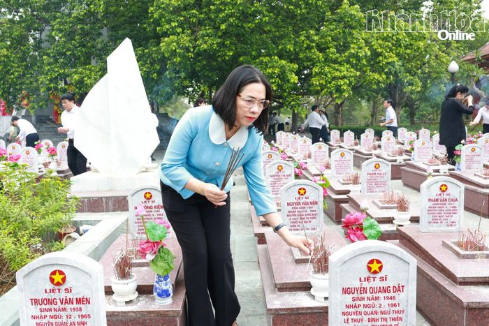 Lãnh đạo tỉnh Khánh Hòa viếng Nghĩa trang Liệt sĩ quốc gia Trường Sơn tháng 4-2026.