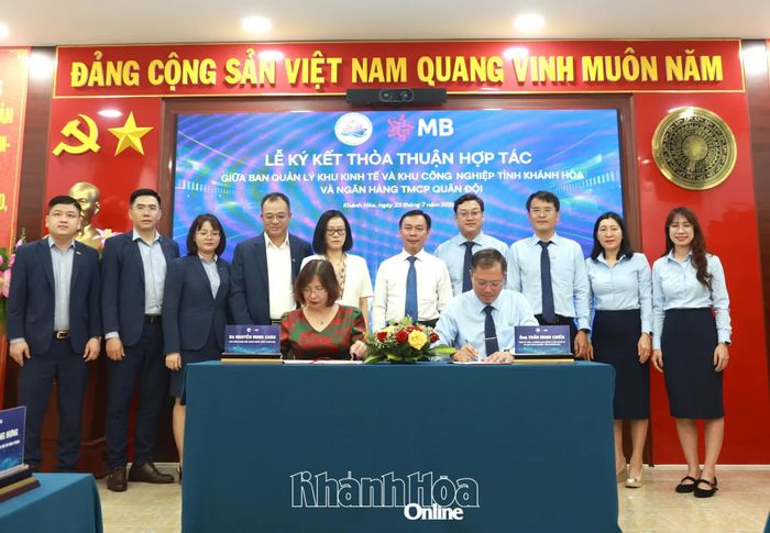 Hai đơn vị ký kết hợp tác.