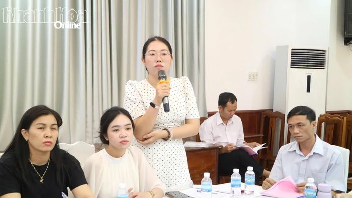 Các học viên trao đổi tại hội nghị tập huấn.