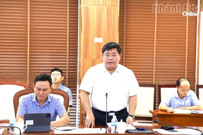 Lãnh đạo Sở Tài chính phát biểu tại cuộc họp.