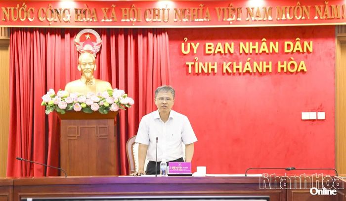 Đồng chí Trần Hòa Nam kết luận cuộc họp.