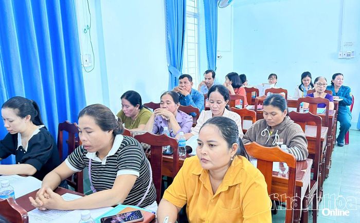 Các học viên tham gia hội nghị.